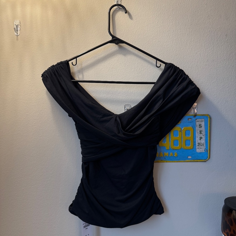 NWT A&F Top - Picture 3 of 5